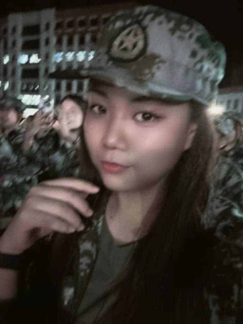 西北民族大学军训女学员热舞露奶两个巨乳露出视频完整版