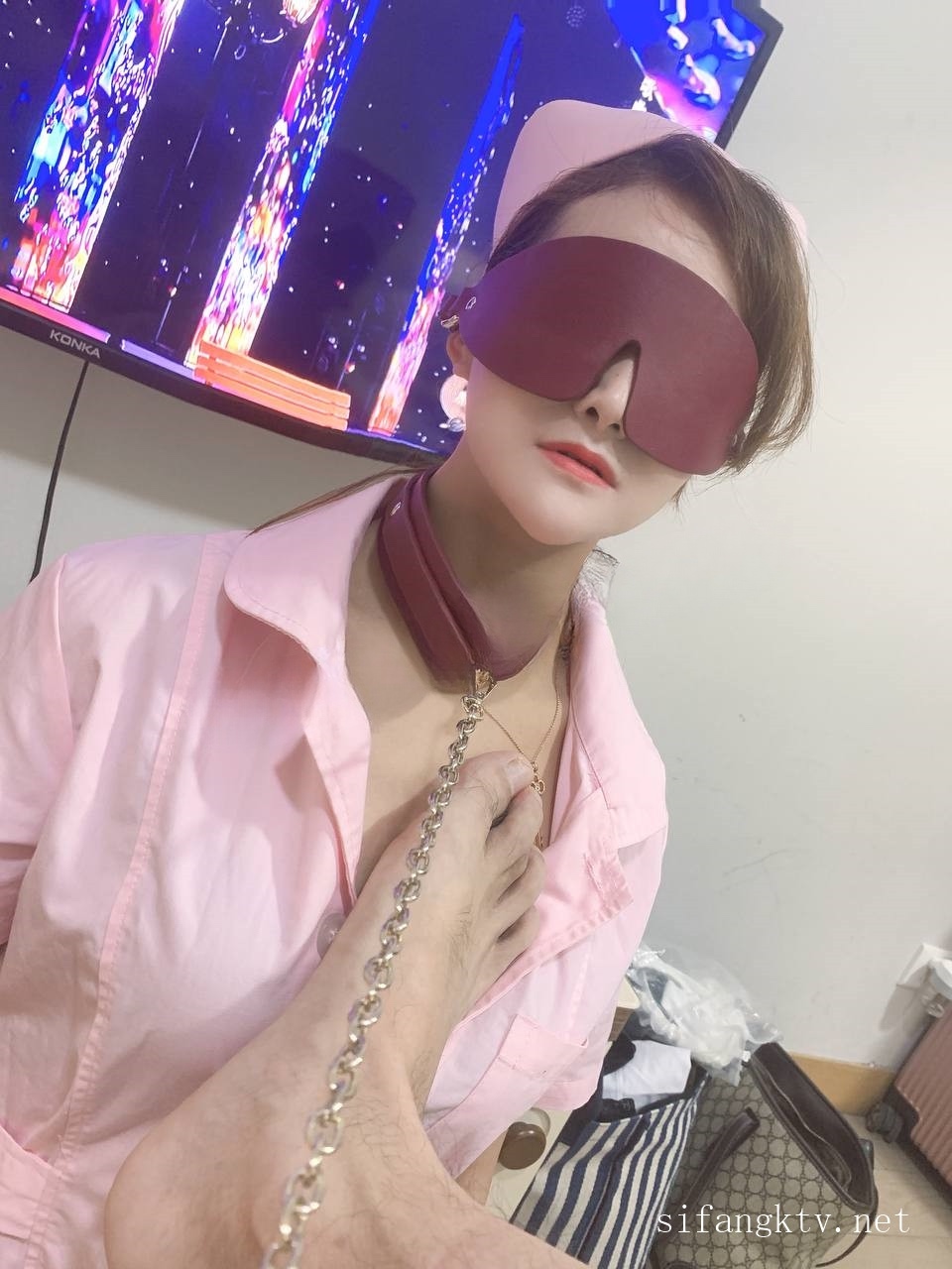 风骚御姐苏苏 紫薇 喷水 喝淫水 口活啪啪 母狗调教刺激18P/54V/3.79G